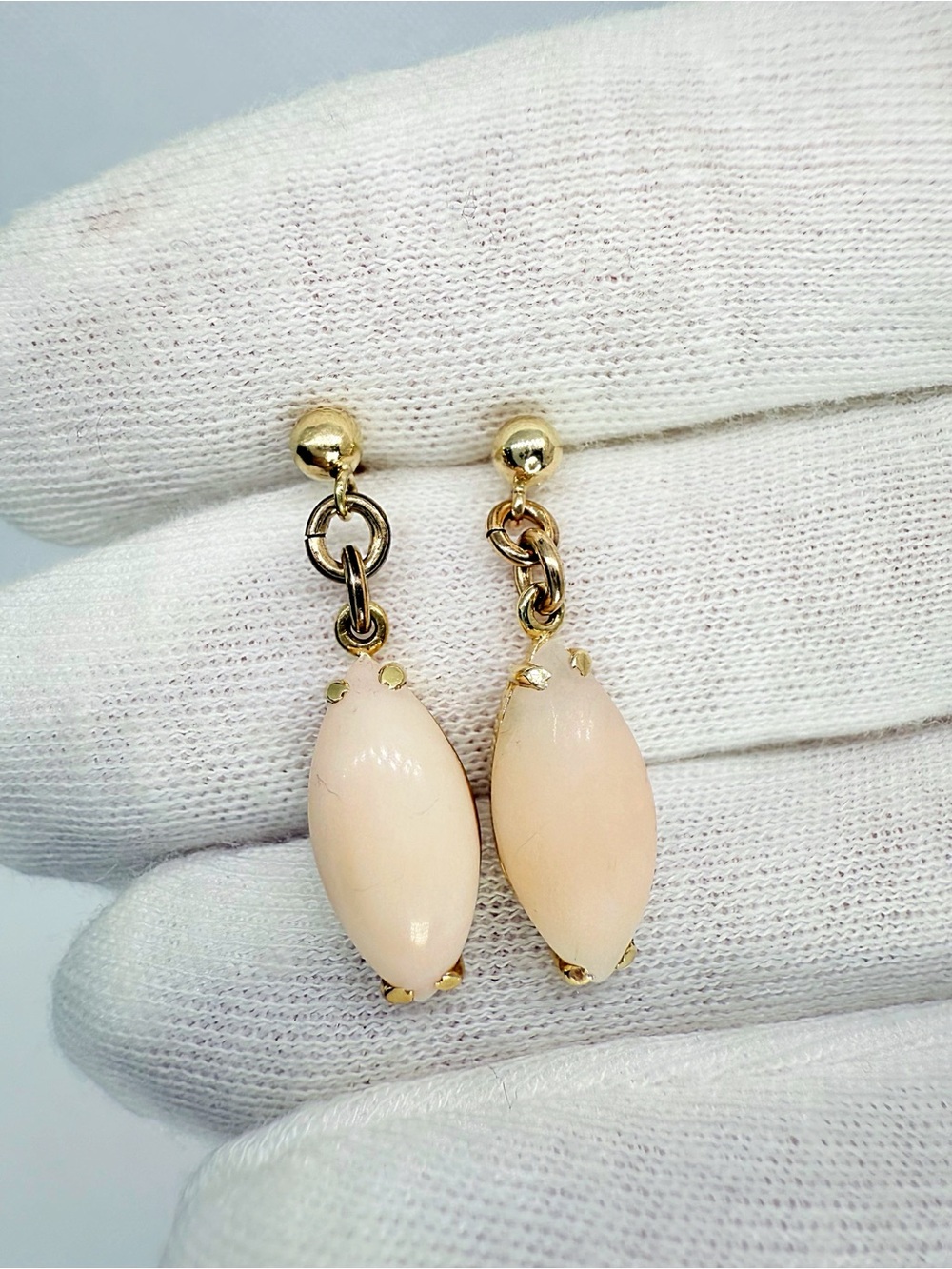 Vintage Solid 14k Yellow Gold Angel Skin Coral Dangle Earrings!
